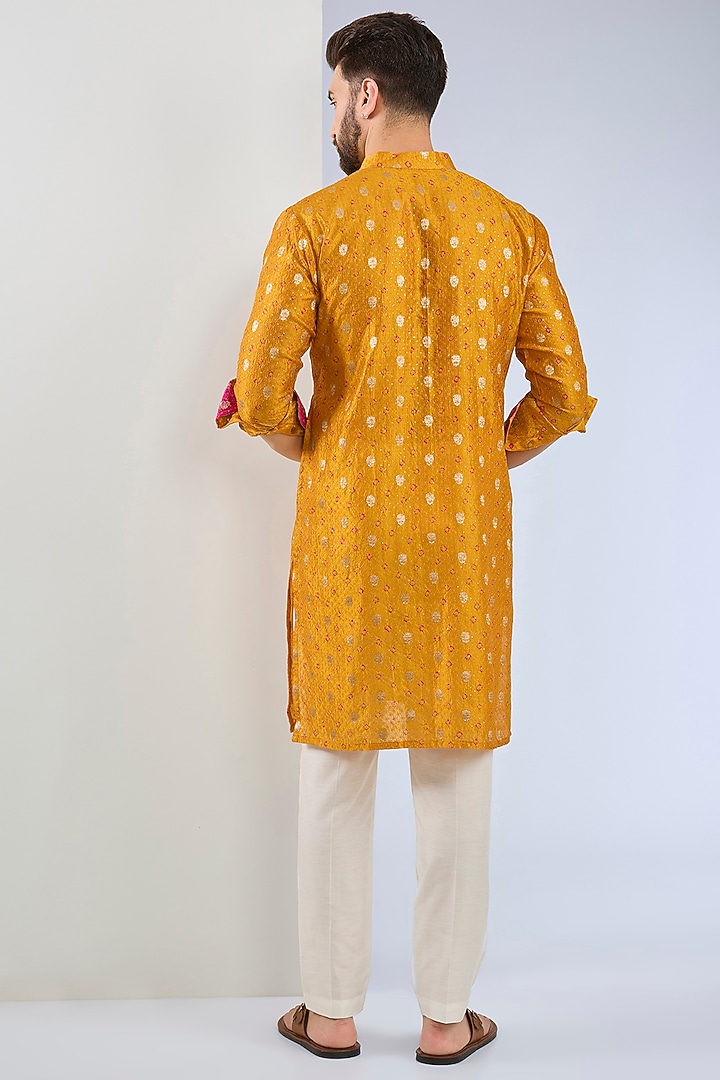 Yellow Silk Sequins Work Kurta Set by Rabani & Rakha Men at Pernia's Pop Up Shop