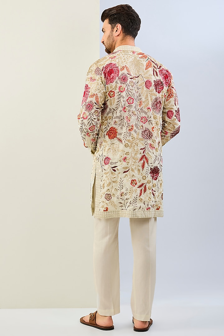 Off-White Georgette Thread Embroidered Kurta Set by Rabani & Rakha Men at Pernia's Pop Up Shop