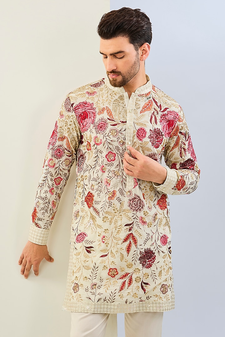 Off-White Georgette Thread Embroidered Kurta Set by Rabani & Rakha Men at Pernia's Pop Up Shop