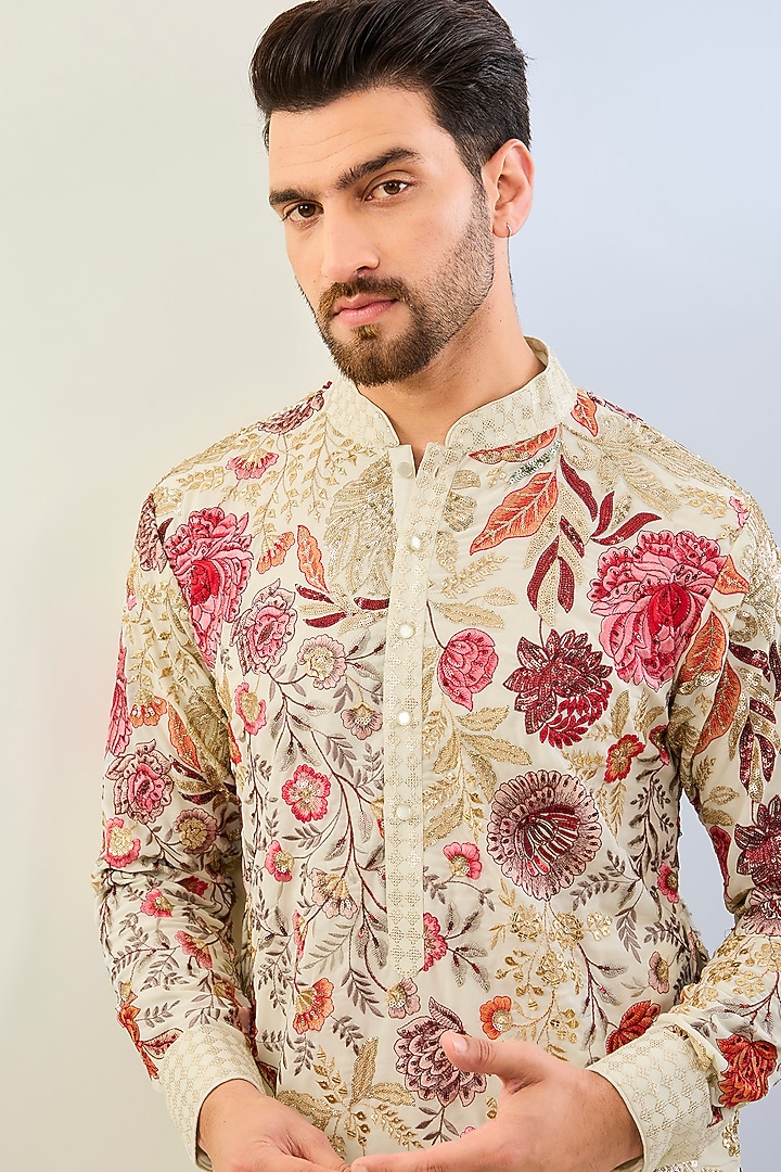 Off-White Georgette Thread Embroidered Kurta Set by Rabani & Rakha Men at Pernia's Pop Up Shop