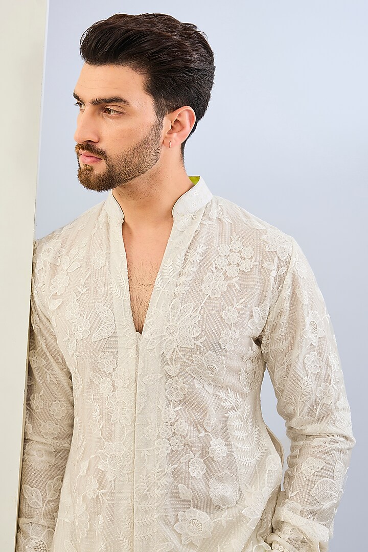 White Net Thread Embroidered Kurta Set by Rabani & Rakha Men at Pernia's Pop Up Shop