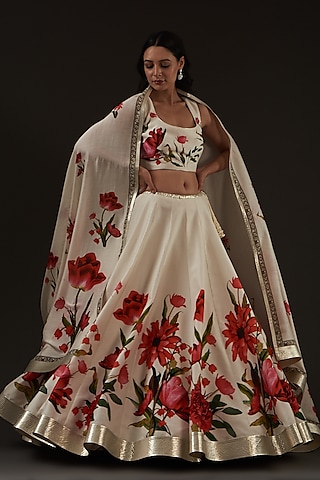 Beach Wedding Outfits For Women - Buy Lehengas, Sarees, Shararas, Online  2026