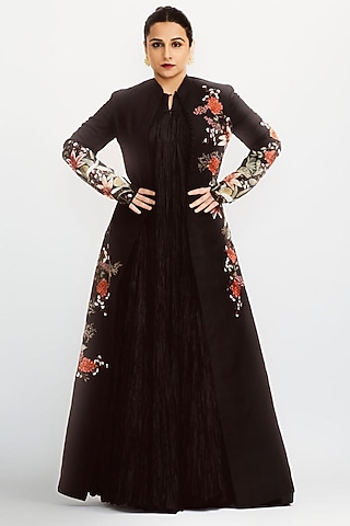 vidya balan dress designer Vidya Balan's Red Anarkali Celebrates Rich Indian Craftsmanship