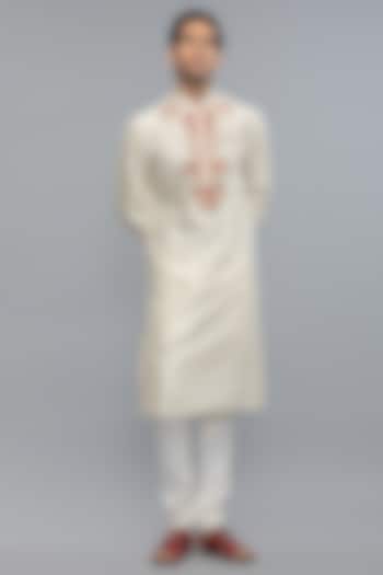 Ivory Chanderi Thread Machine Embroidered Kurta Set by Rohit Bal Men at Pernia's Pop Up Shop