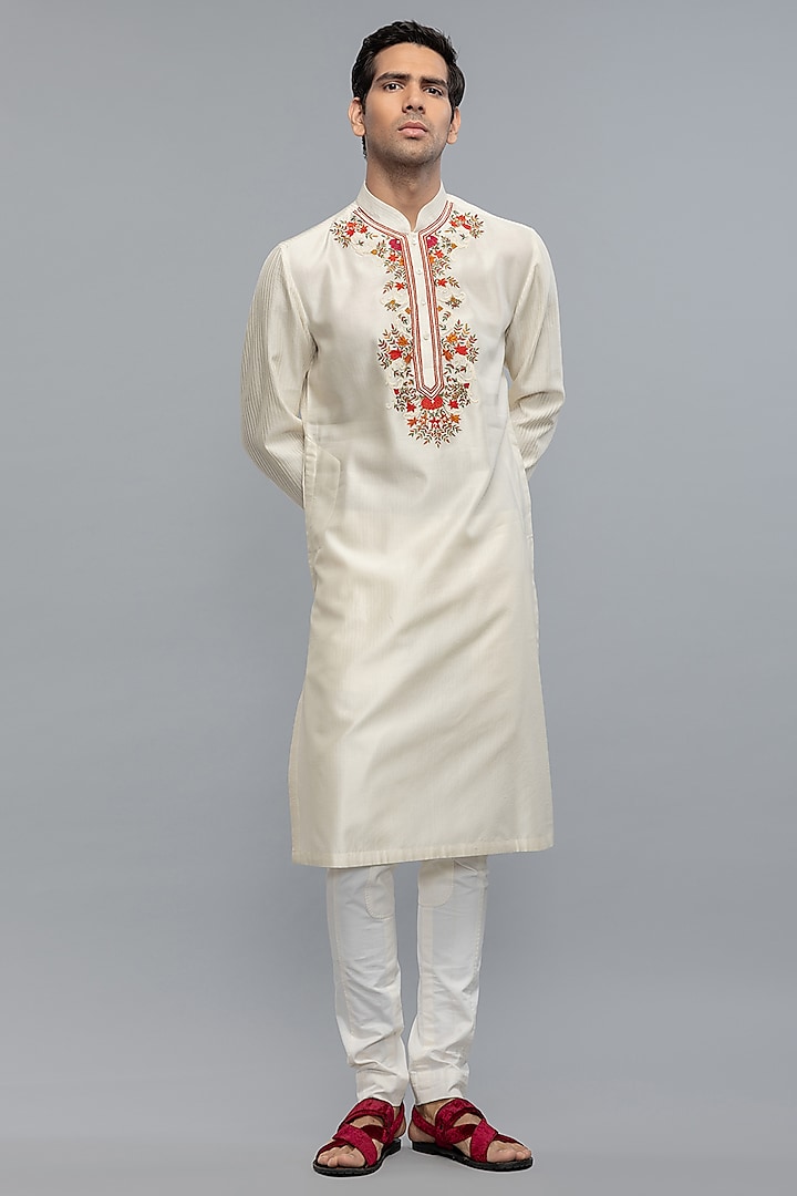 Ivory Chanderi Thread Machine Embroidered Kurta Set by Rohit Bal Men at Pernia's Pop Up Shop