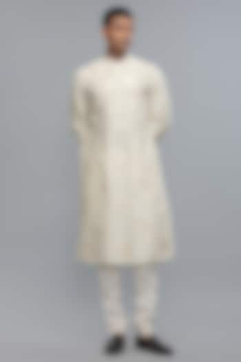 Ivory Chanderi Applique & Thread Work Kurta Set by Rohit Bal Men at Pernia's Pop Up Shop