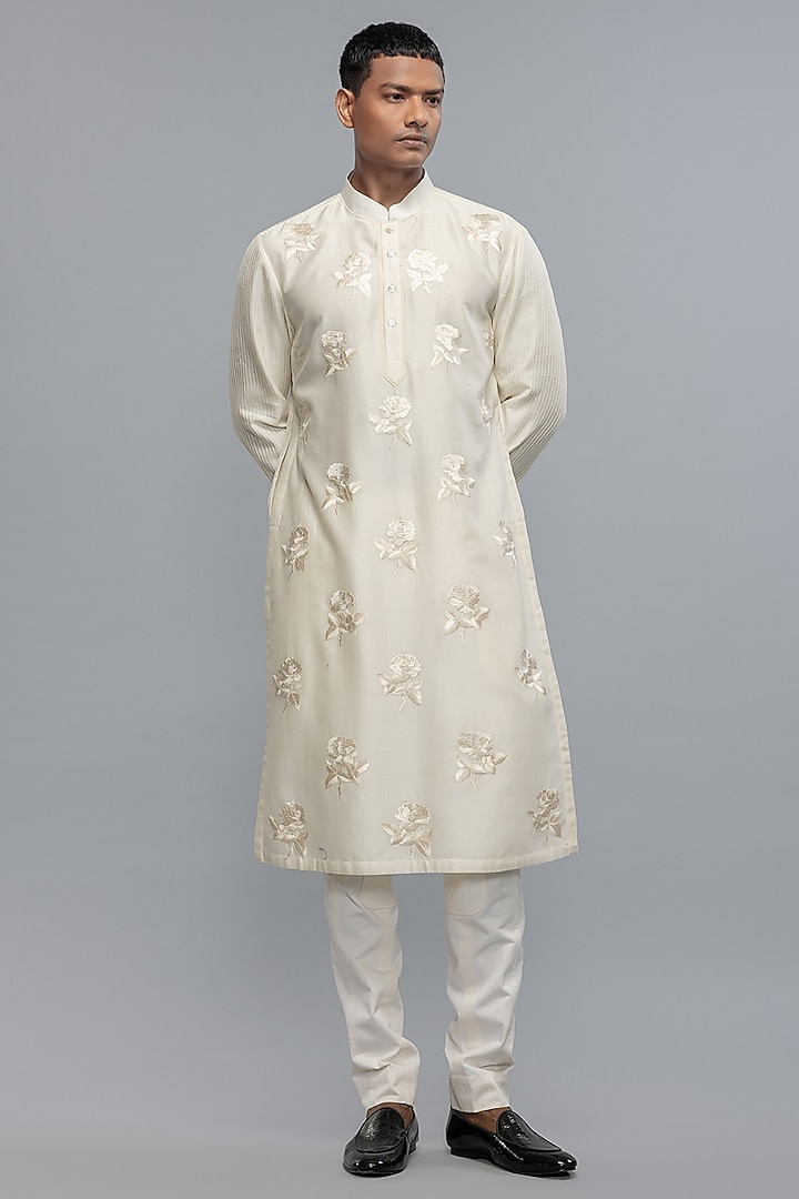 Ivory Chanderi Applique & Thread Work Kurta Set by Rohit Bal Men at Pernia's Pop Up Shop