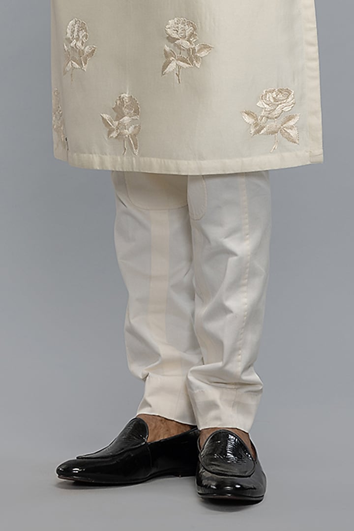 Ivory Chanderi Applique & Thread Work Kurta Set by Rohit Bal Men at Pernia's Pop Up Shop