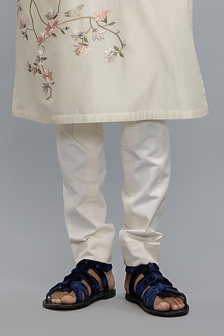 Ivory Chanderi Machine Embroidered Kurta Set by Rohit Bal Men at Pernia's Pop Up Shop