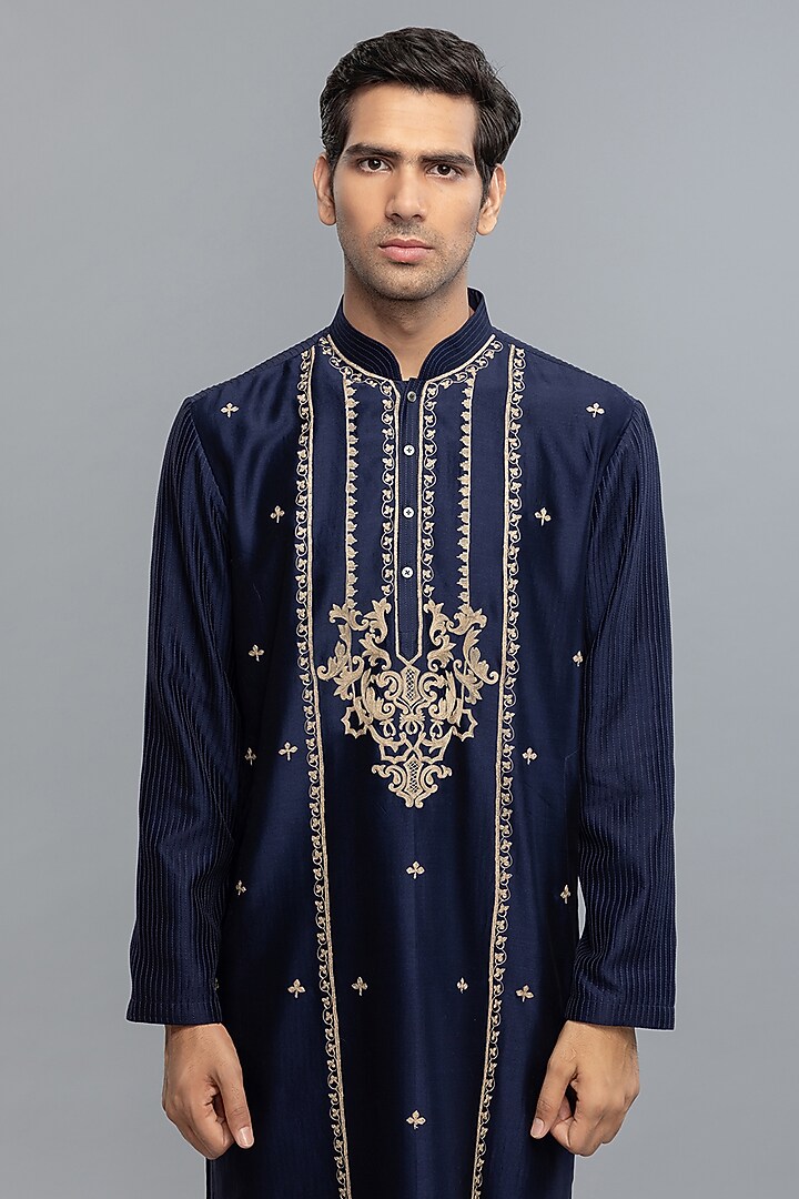 Indigo Blue Chanderi Thread Embroidered Kurta Set by Rohit Bal Men at Pernia's Pop Up Shop