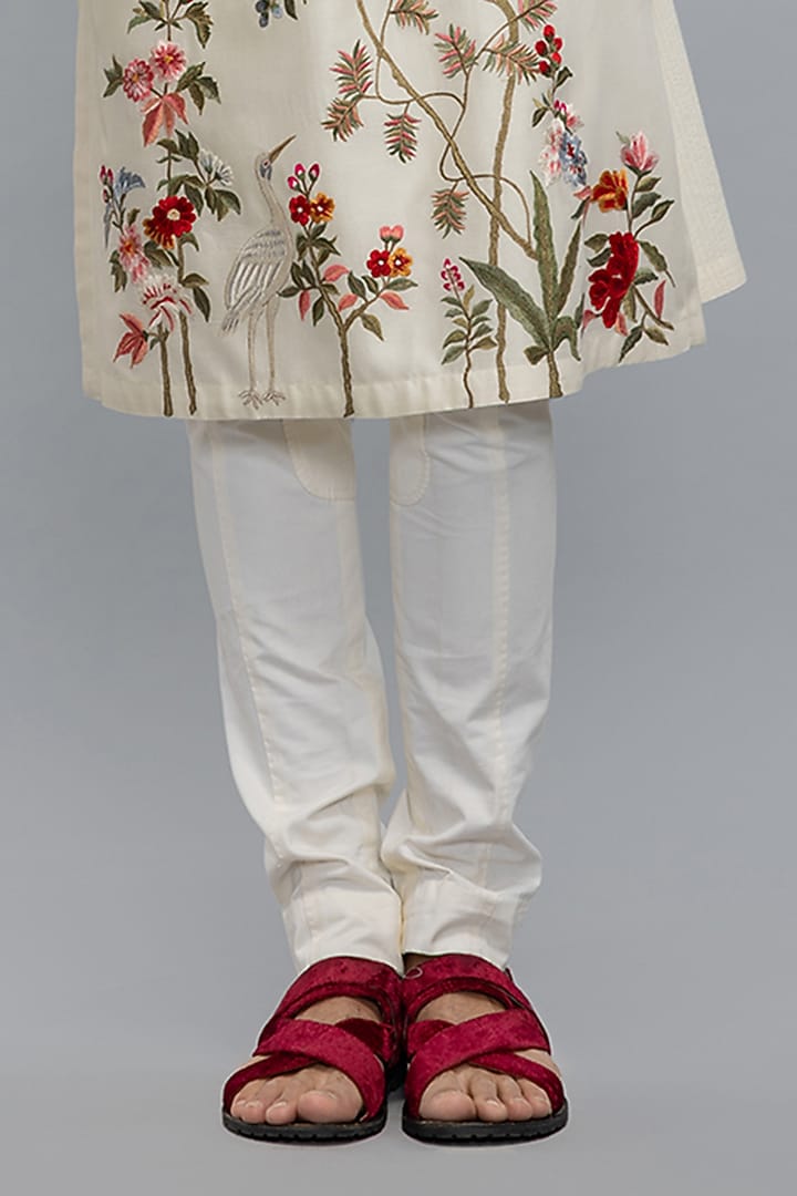 Ivory Chanderi Resham Embroidered Kurta Set by Rohit Bal Men at Pernia's Pop Up Shop