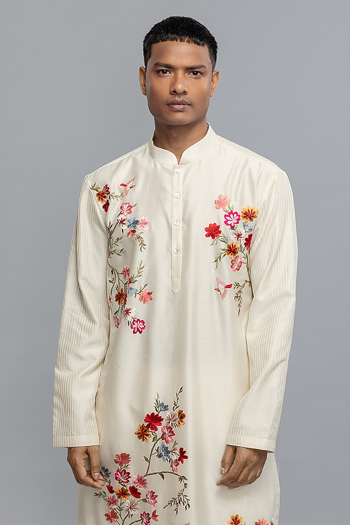 Ivory Chanderi Thread Embroidered Kurta Set by Rohit Bal Men at Pernia's Pop Up Shop