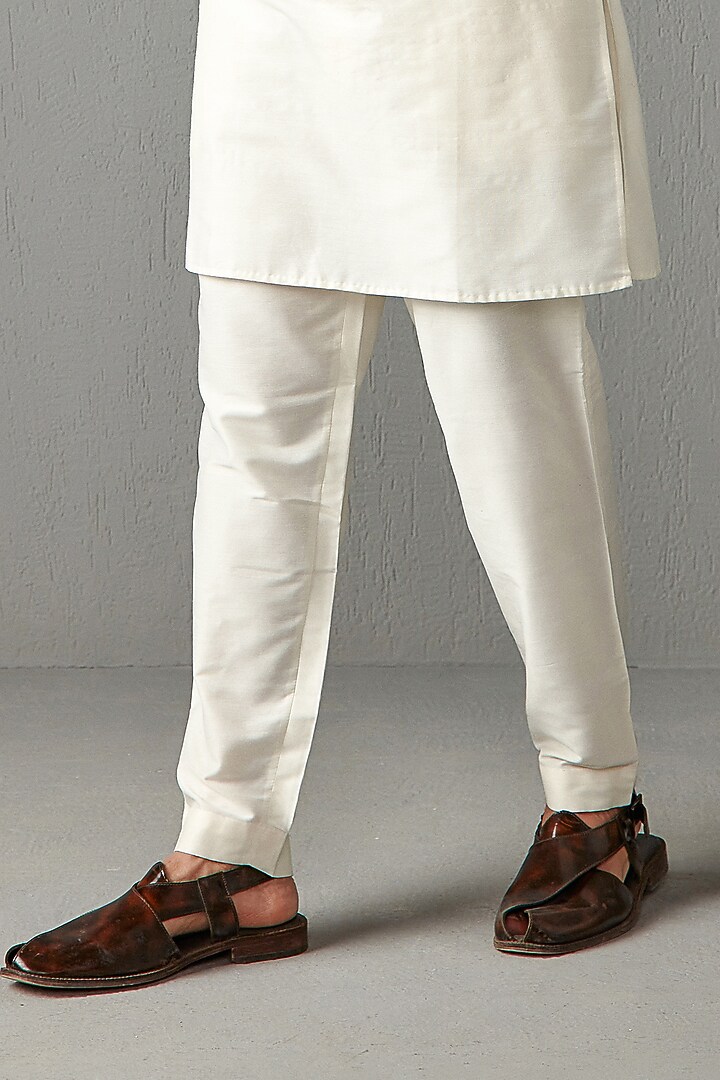 Maroon Velvet Bundi Jacket Set by Rabani & Rakha Men at Pernia's Pop Up Shop