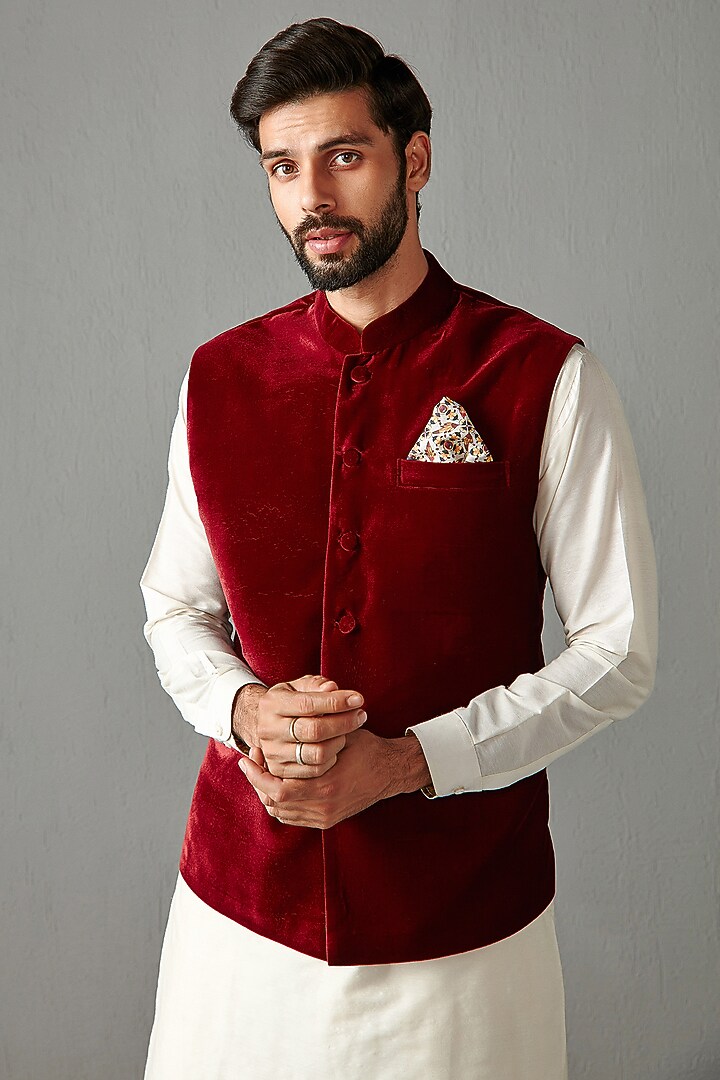 Maroon Velvet Bundi Jacket Set by Rabani & Rakha Men at Pernia's Pop Up Shop
