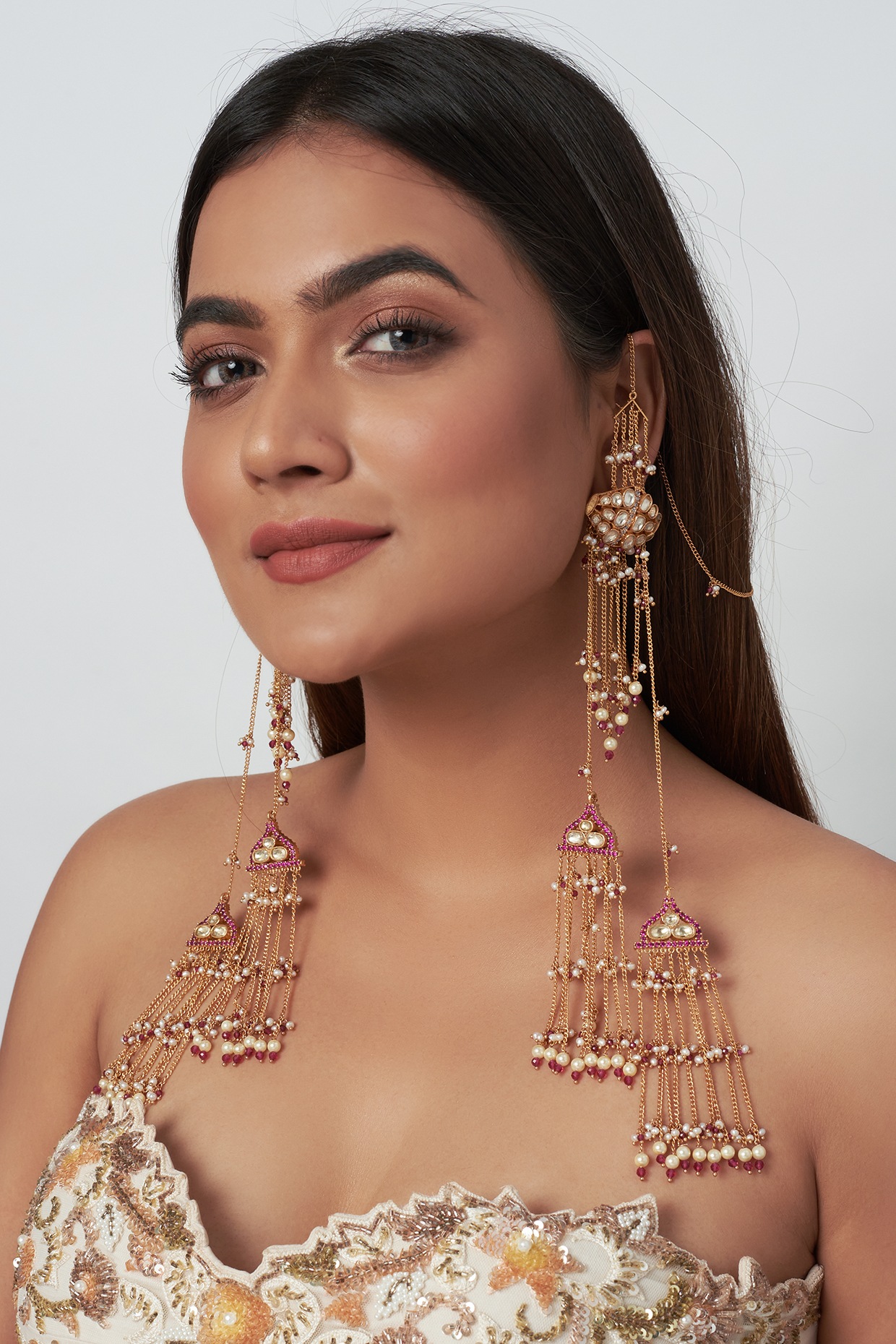 Stylepotion Handmade Filigree 22K Gold Colour Plated Pearl Traditional  Kashmiri Long Dangler & Drop Chandelier Chandbali Earrings for Women and  Girls for Party Festive Bridal Fashion Jewellery Gift : Amazon.in: Fashion