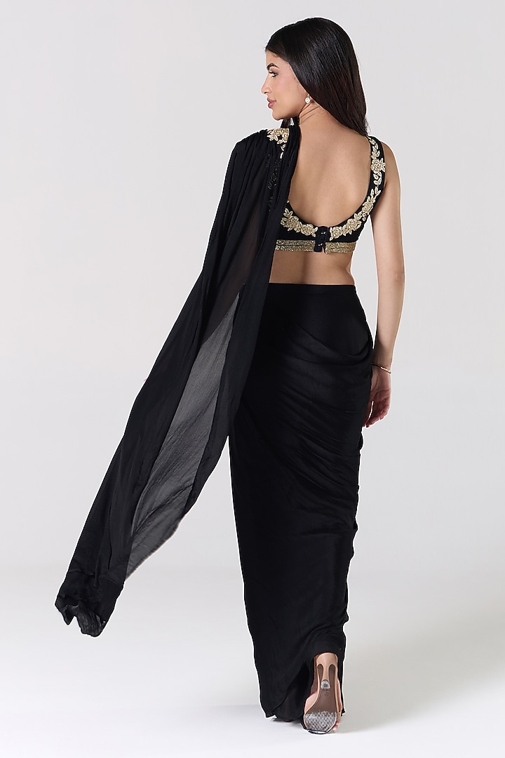 Black Silk Blend Shimmer Georgette Embroidered Draped Wedding Saree Set by RCKC AURUM at Pernia's Pop Up Shop