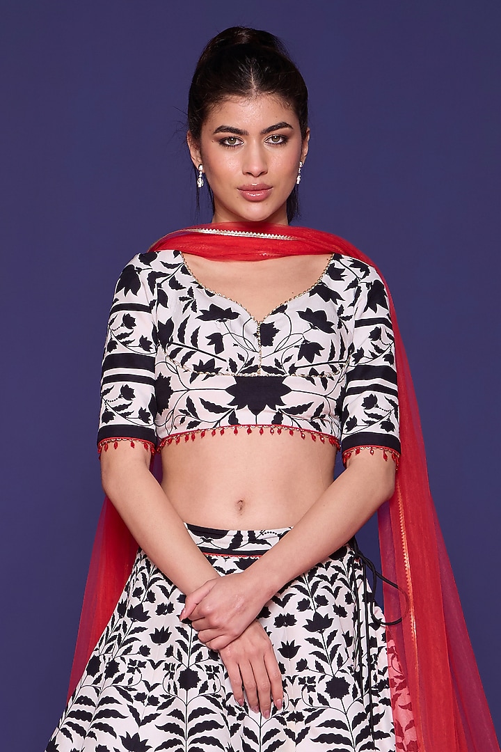 White Premium Silk Floral Printed Wedding Lehenga Set by RCKC AURUM at Pernia's Pop Up Shop