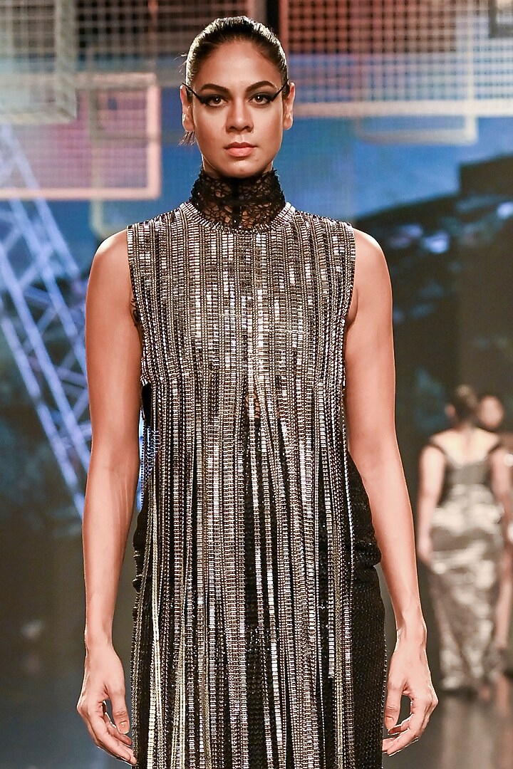 Gunmetal Sequins & Tulle Embroidered Crop Top by RUDRAKSH DWIVEDI at Pernia's Pop Up Shop