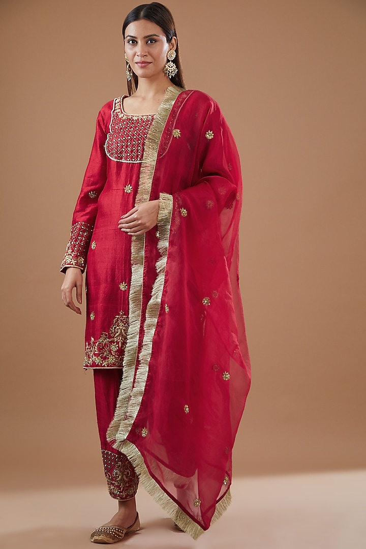 Red Pure Raw Silk Embroidered Kurta Set by Radhika Nandwani at Pernia's Pop Up Shop