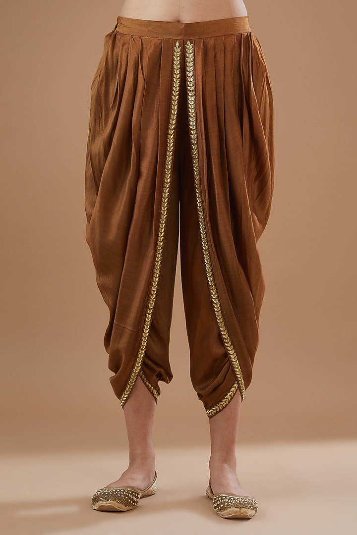 Beige Pure Tissue Embroidered Kurta Set by Radhika Nandwani at Pernia's Pop Up Shop