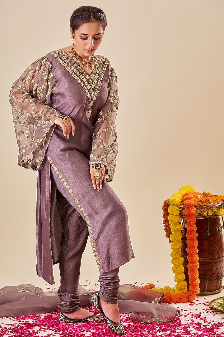 Grey Raw Silk Hand Embroidered Kurta Set by Radhika Nandwani at Pernia's Pop Up Shop