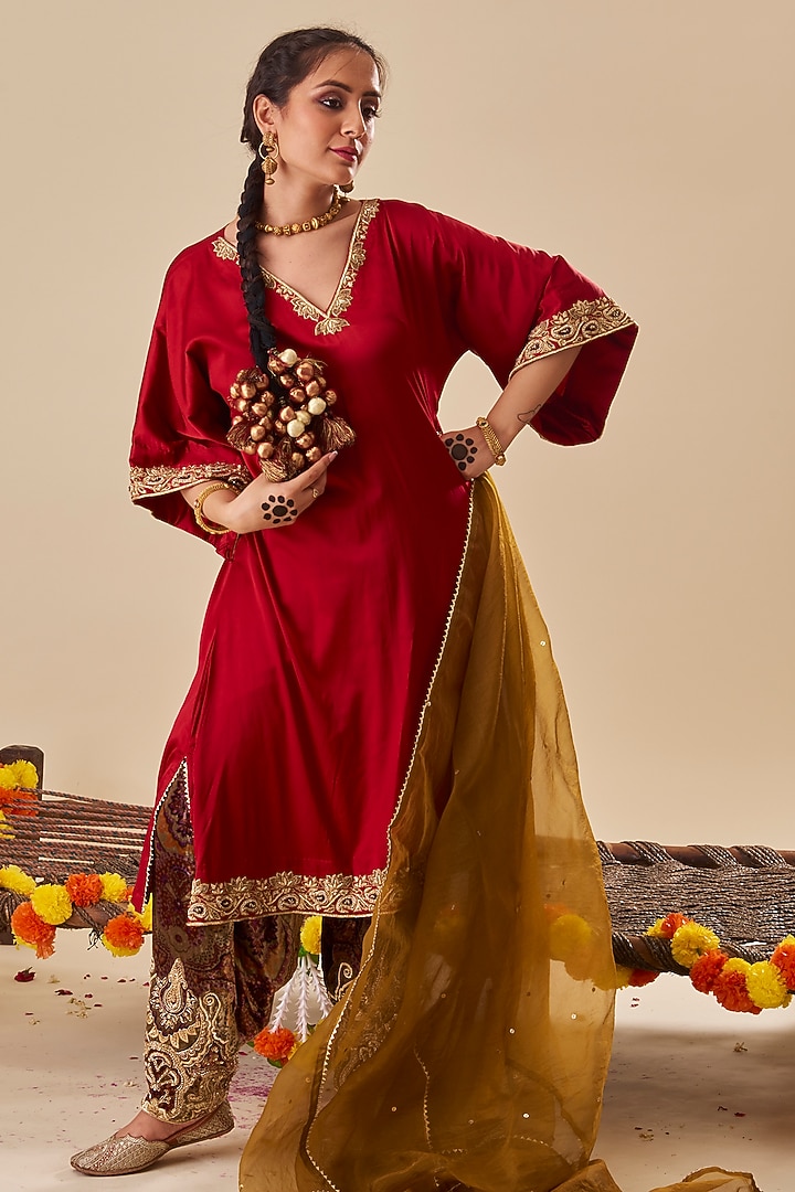 Maroon Satin Hand Embroidered Kurta Set by Radhika Nandwani at Pernia's Pop Up Shop
