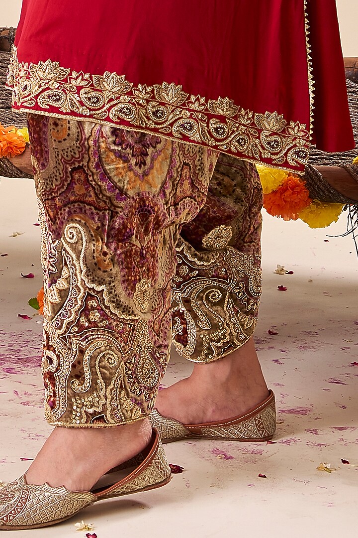 Maroon Satin Hand Embroidered Kurta Set by Radhika Nandwani at Pernia's Pop Up Shop