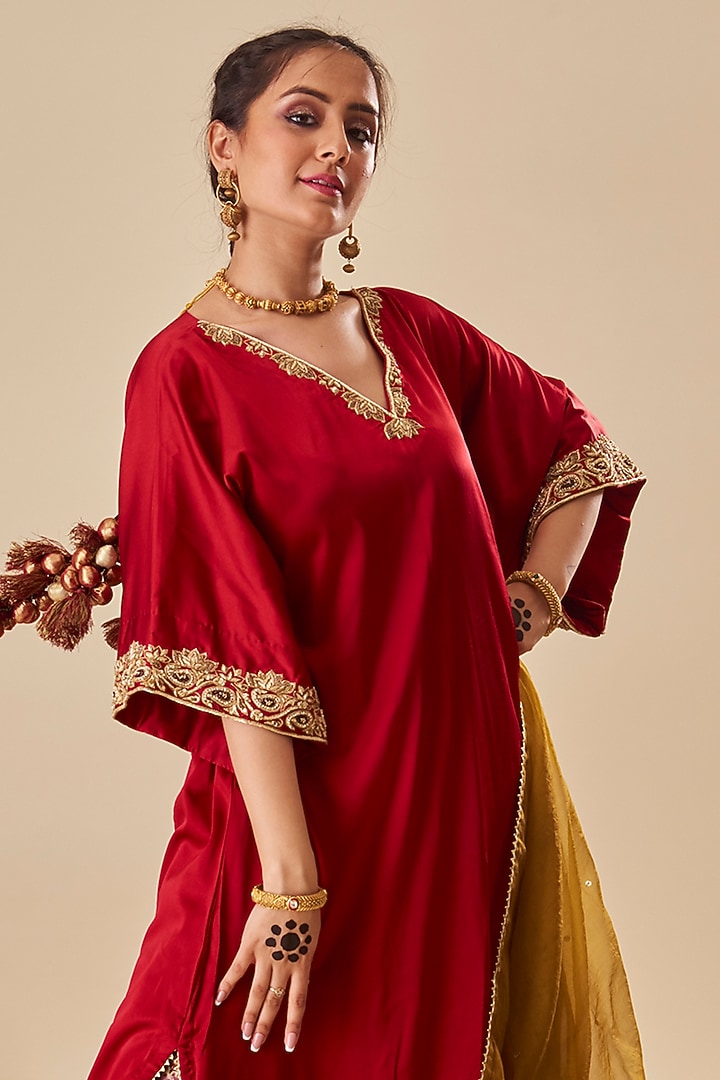 Maroon Satin Hand Embroidered Kurta Set by Radhika Nandwani at Pernia's Pop Up Shop