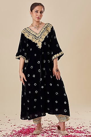 Indigo Velvet Embroidered Bandhani Kaftan Set by Radhika Nandwani