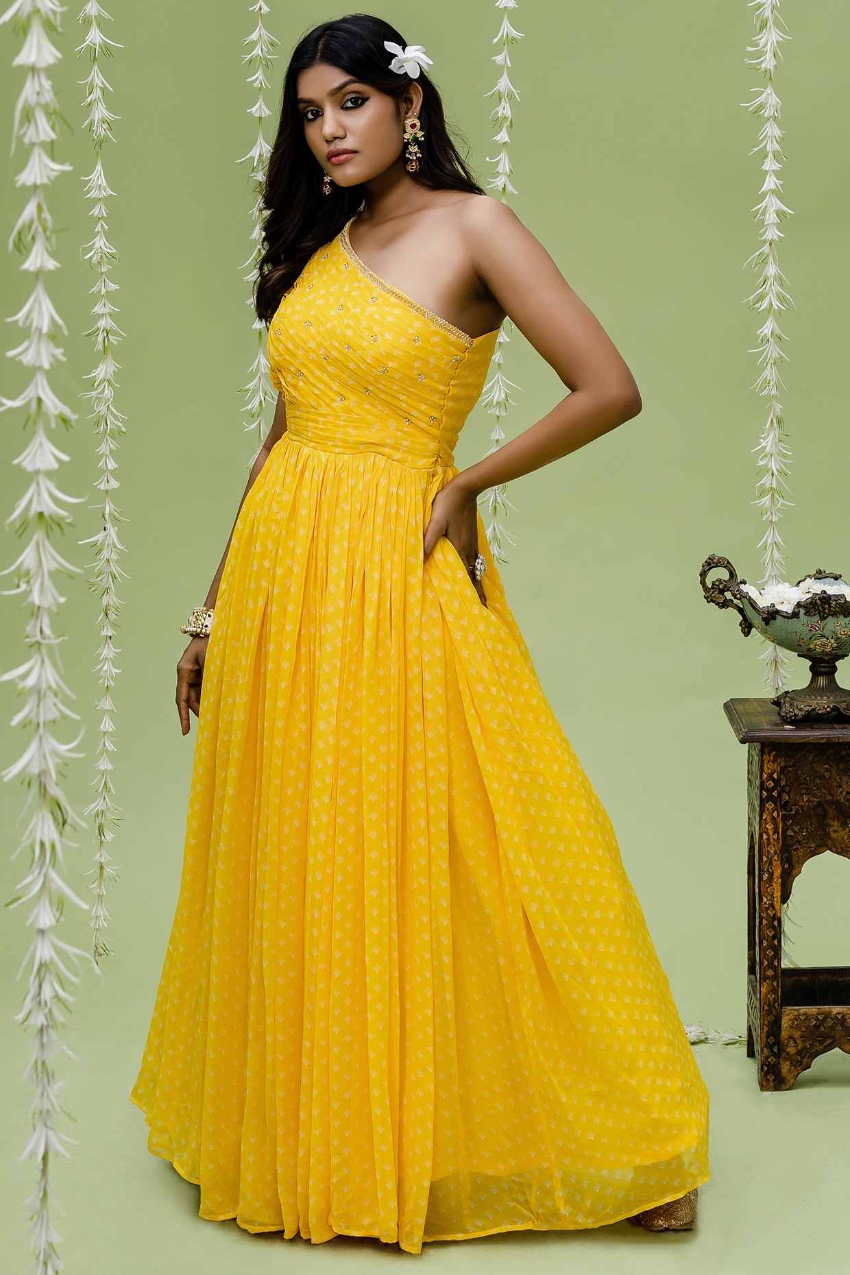 Yellow gown hot sale design