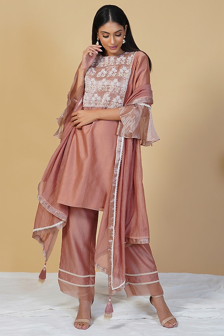 Pink Embroidered Kurta Set by Radhika & Raghav at Pernia's Pop Up Shop