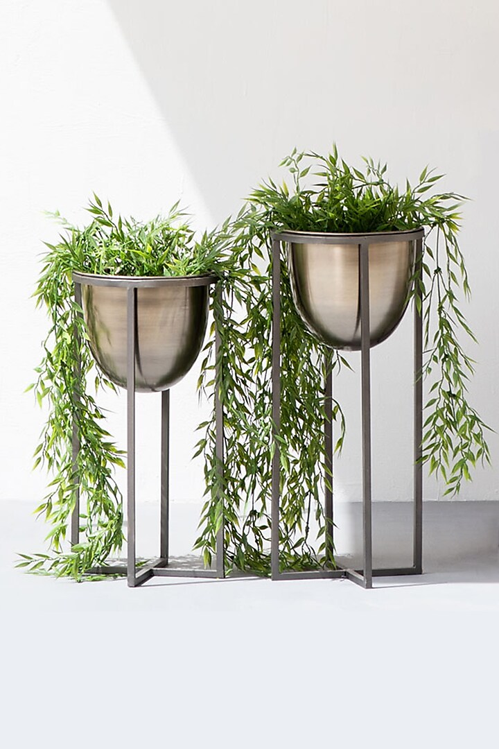 Silver Vintage Iron Planter (Set of 2) by The Decor Remedy