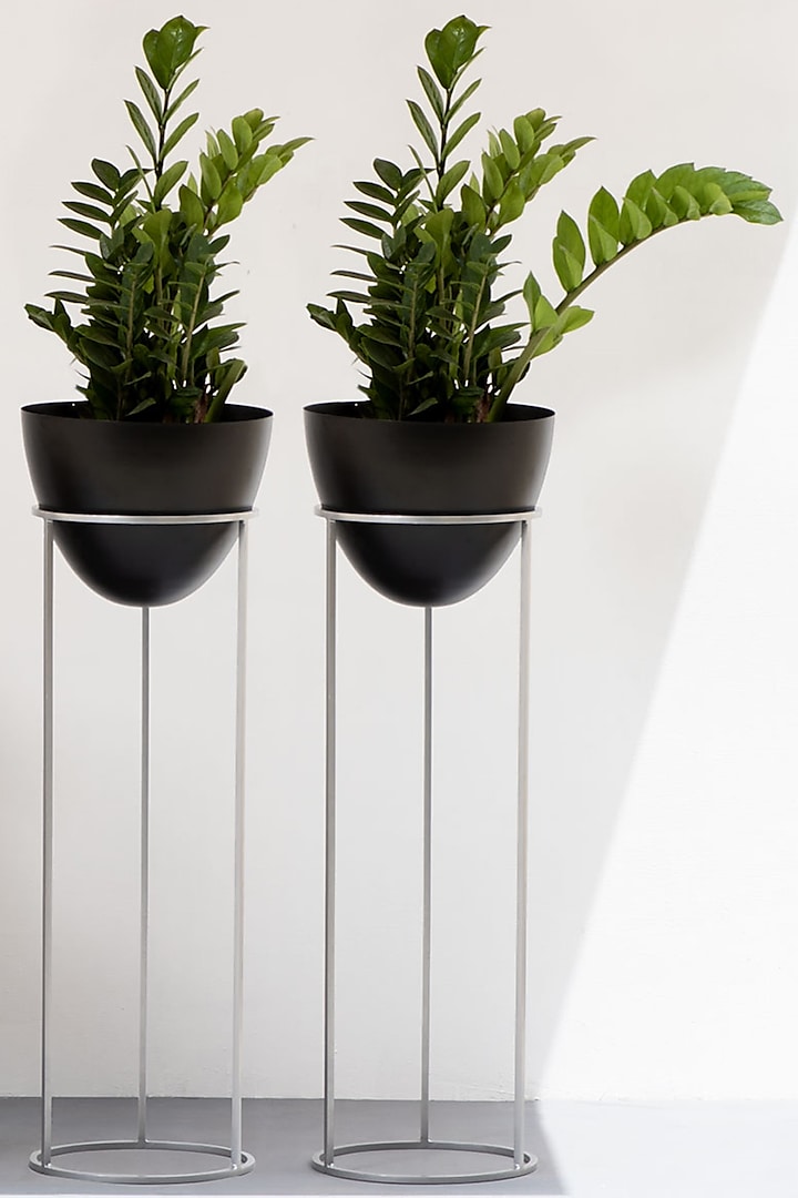Black & Silver Planters (Set of 2) by The Decor Remedy