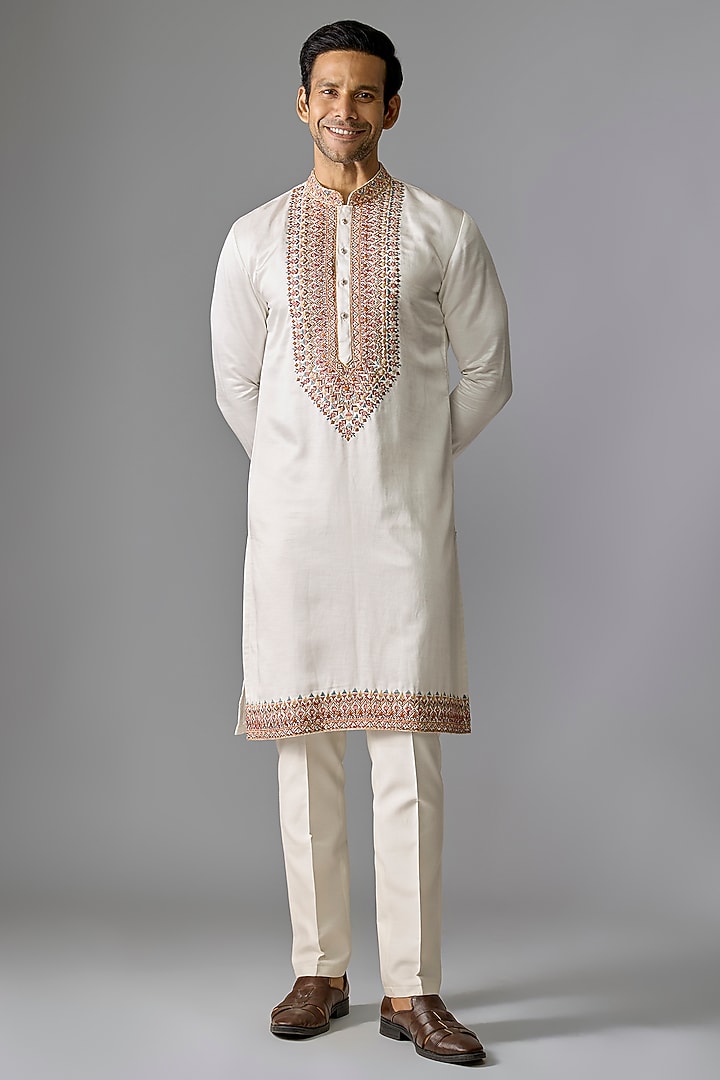 White Slub Satin Thread Embroidered Kurta Set by RE CHANNEL at Pernia's Pop Up Shop