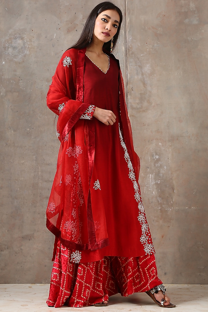 Red Embroidered Kurta Set by Rekha Agra at Pernia's Pop Up Shop