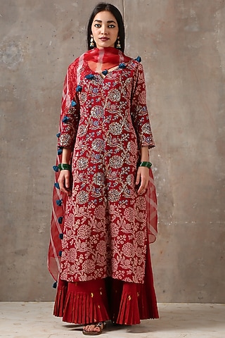 Red Printed & Aari Embroidered Kurta Set by Rekha Agra