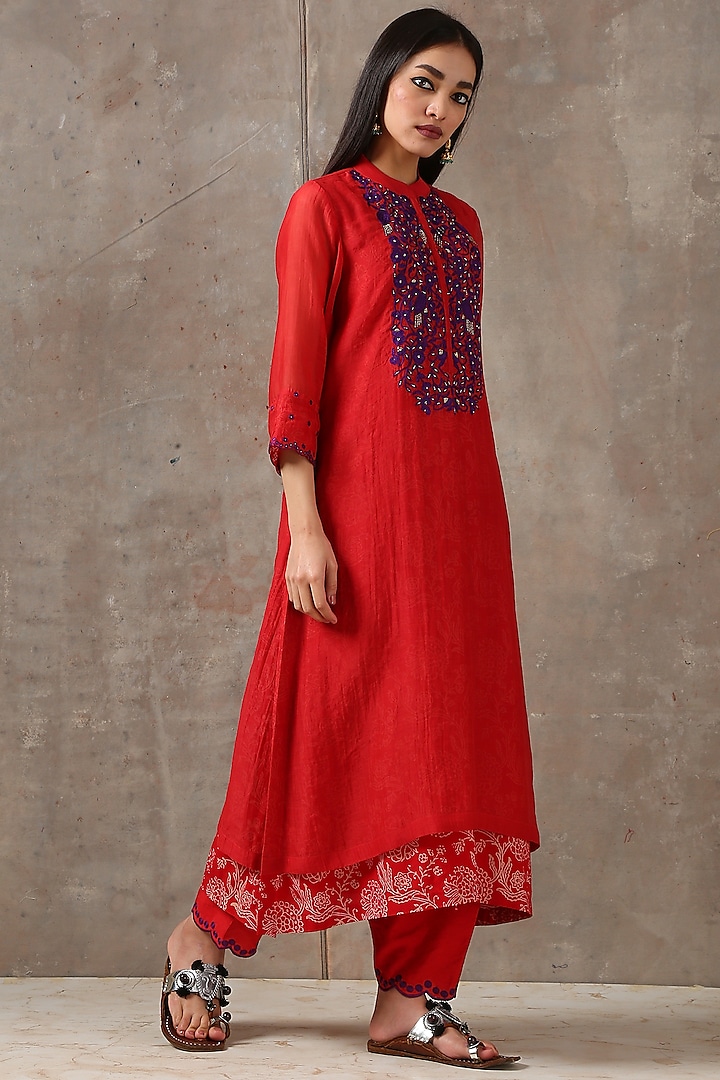Red Embroidered Asymmetric Kurta Set by Rekha Agra