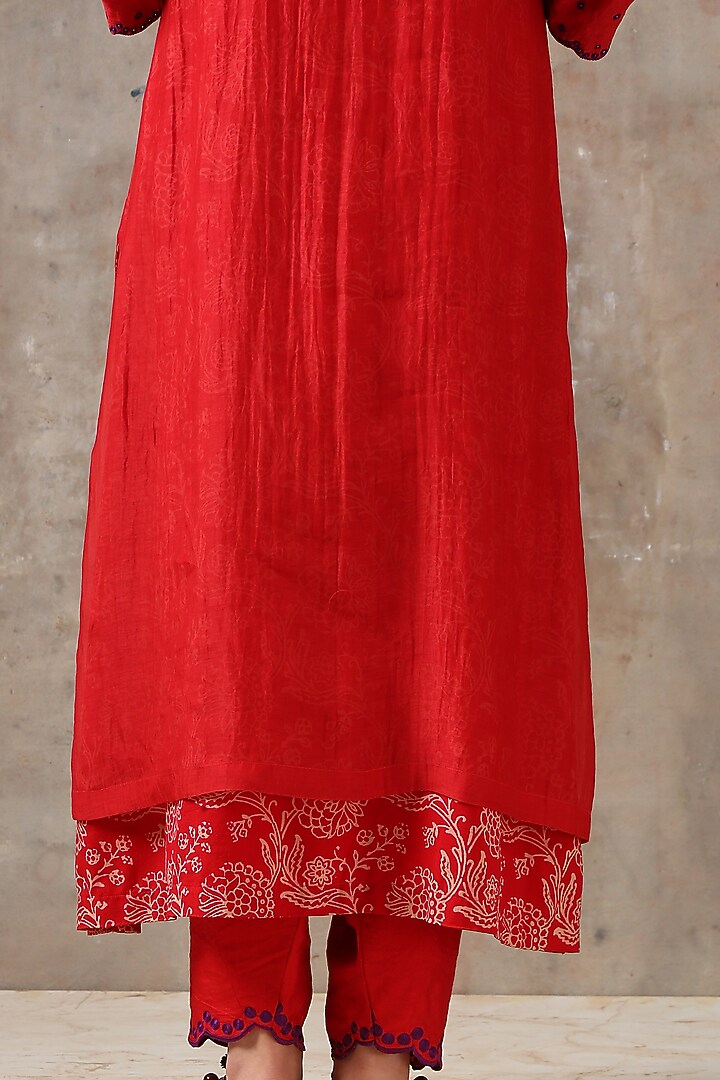 Red Embroidered Asymmetric Kurta Set by Rekha Agra at Pernia's Pop Up Shop