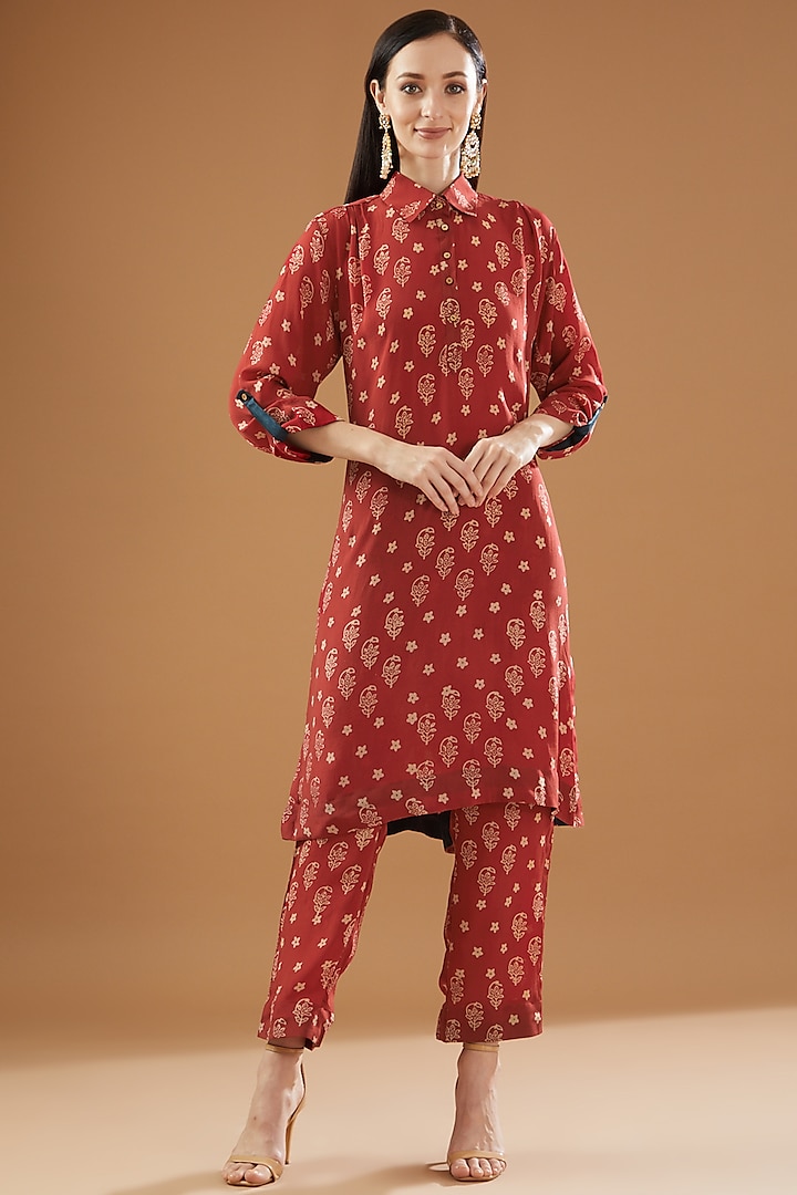 Maroon Crepe Printed Kurta Set by Rekha Agra at Pernia's Pop Up Shop