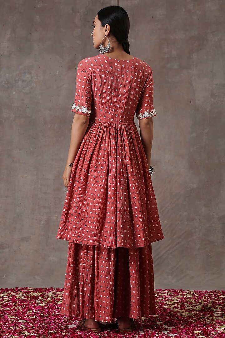 Peach Crinkled Cotton Silk Gharara Set by Rekha Agra at Pernia's Pop Up Shop