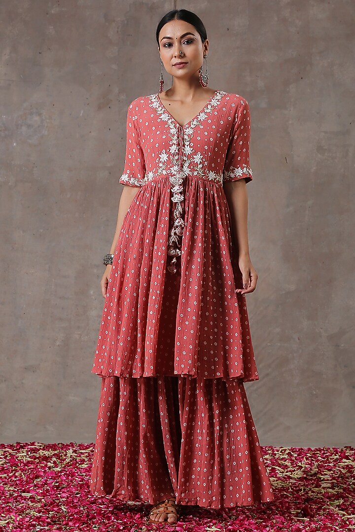 Peach Crinkled Cotton Silk Gharara Set by Rekha Agra at Pernia's Pop Up Shop