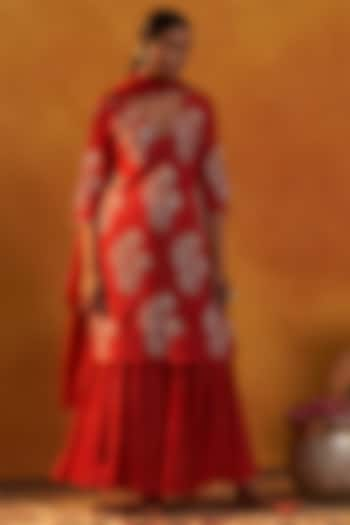 Blood Red Crinkled Cotton Silk Gharara Set by Rekha Agra at Pernia's Pop Up Shop