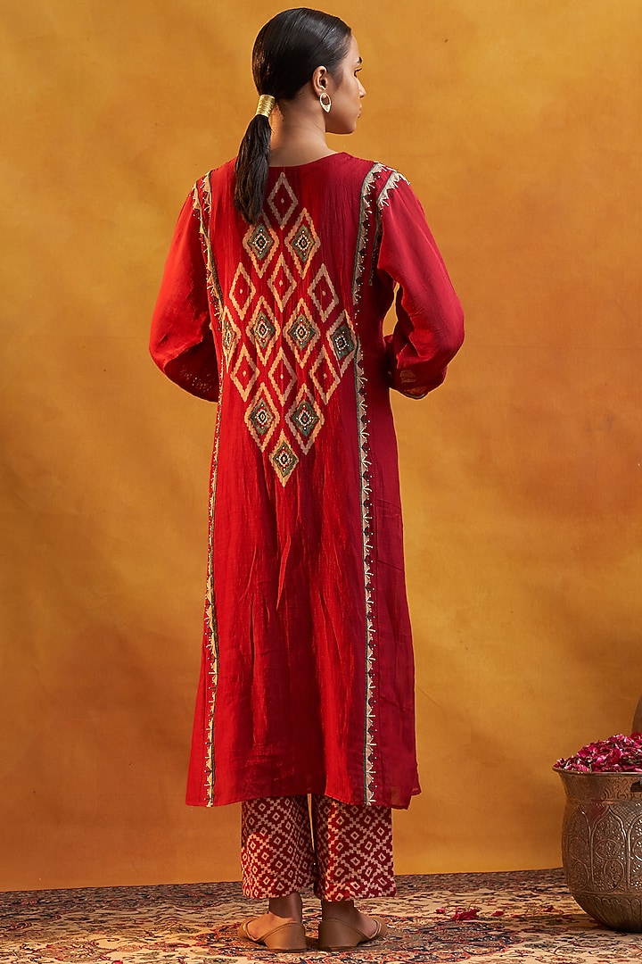 Red Printed Kurta Set by Rekha Agra at Pernia's Pop Up Shop