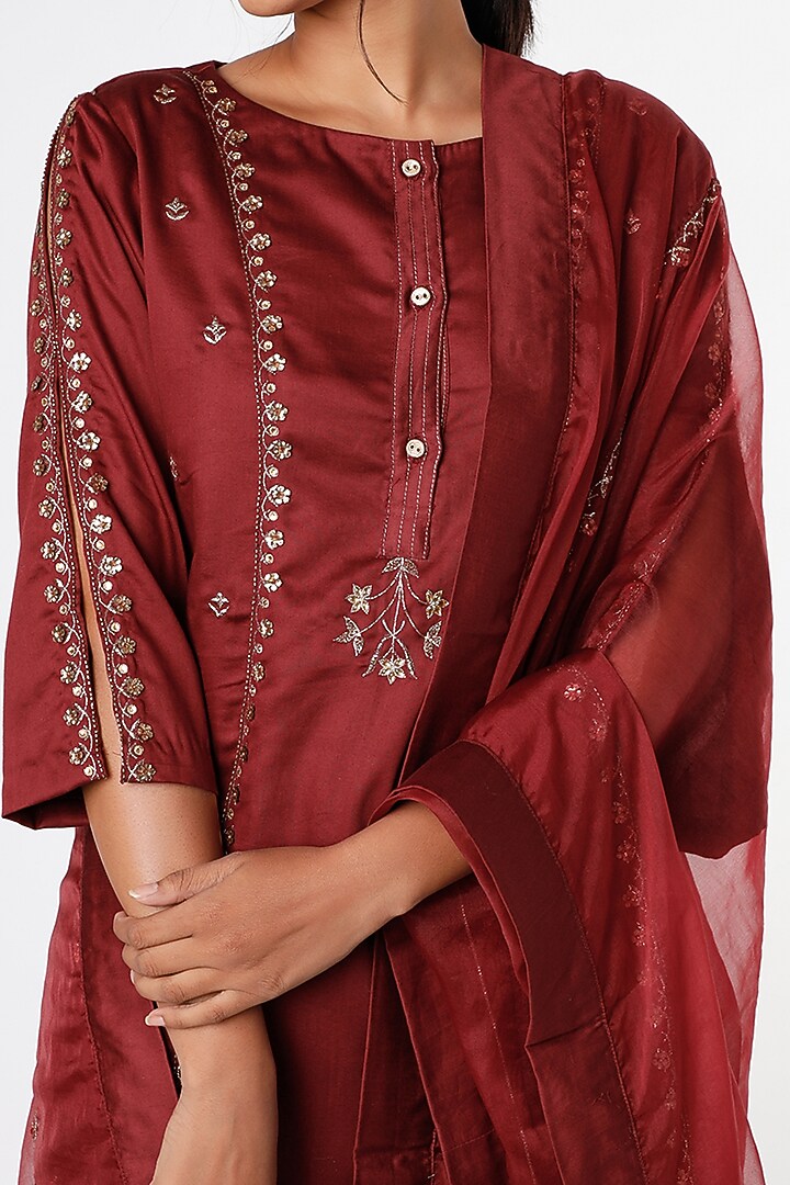 Chili Pepper Zari & Sequins Embroidered Kurta Set by RENATI at Pernia's Pop Up Shop