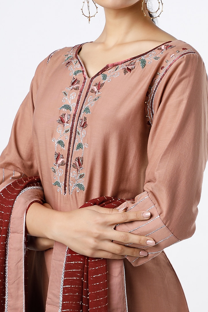 Coral Almond Thread Embroidered Kurta Set by RENATI at Pernia's Pop Up Shop