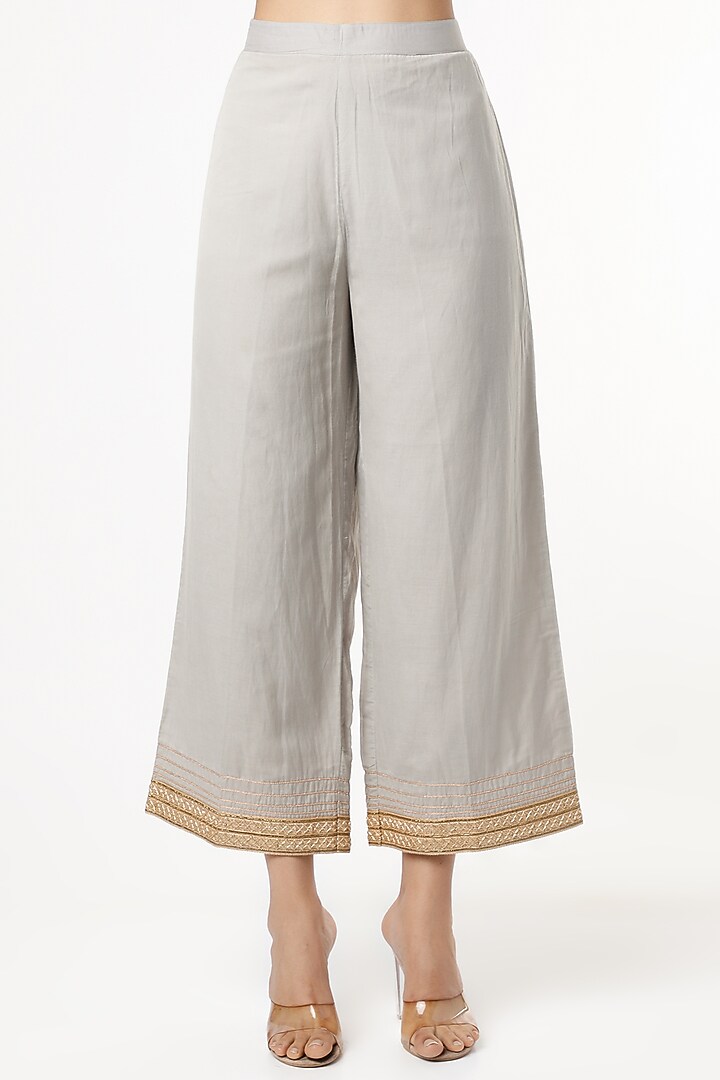 White Sand Sequins Embroidered Kurta Set by RENATI at Pernia's Pop Up Shop