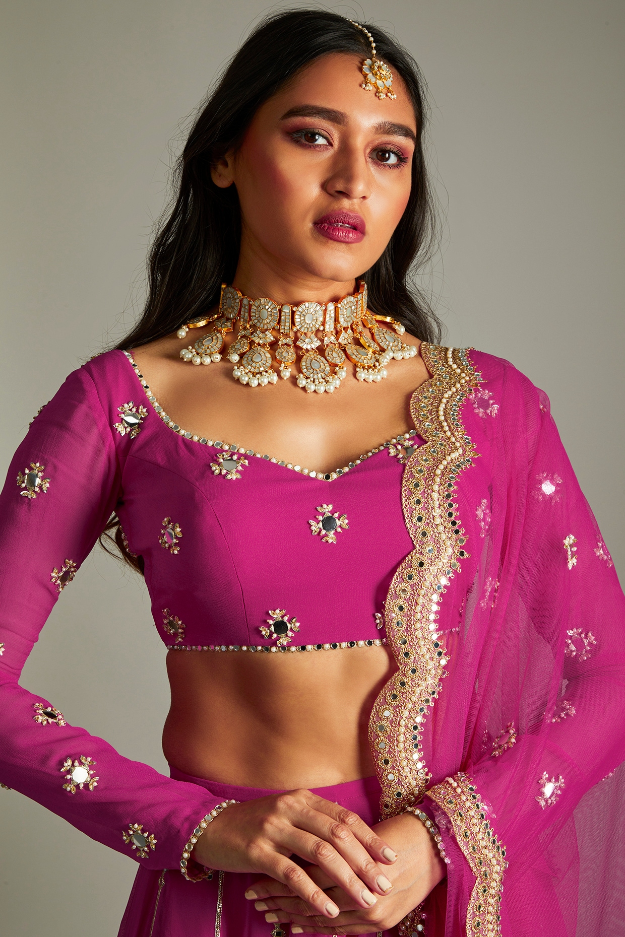 Saree or Lehenga for Wedding Guest: What Should I Wear? – Lashkaraa