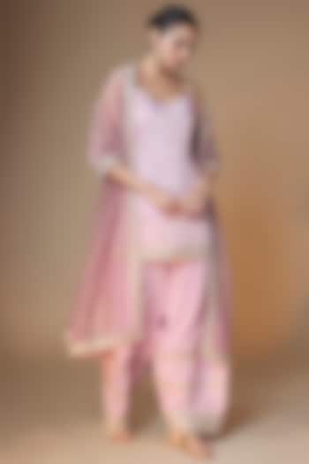 Lilac Banarasi Silk Sequins & Cutdana Embroidered Kurta Set by Renee Label at Pernia's Pop Up Shop
