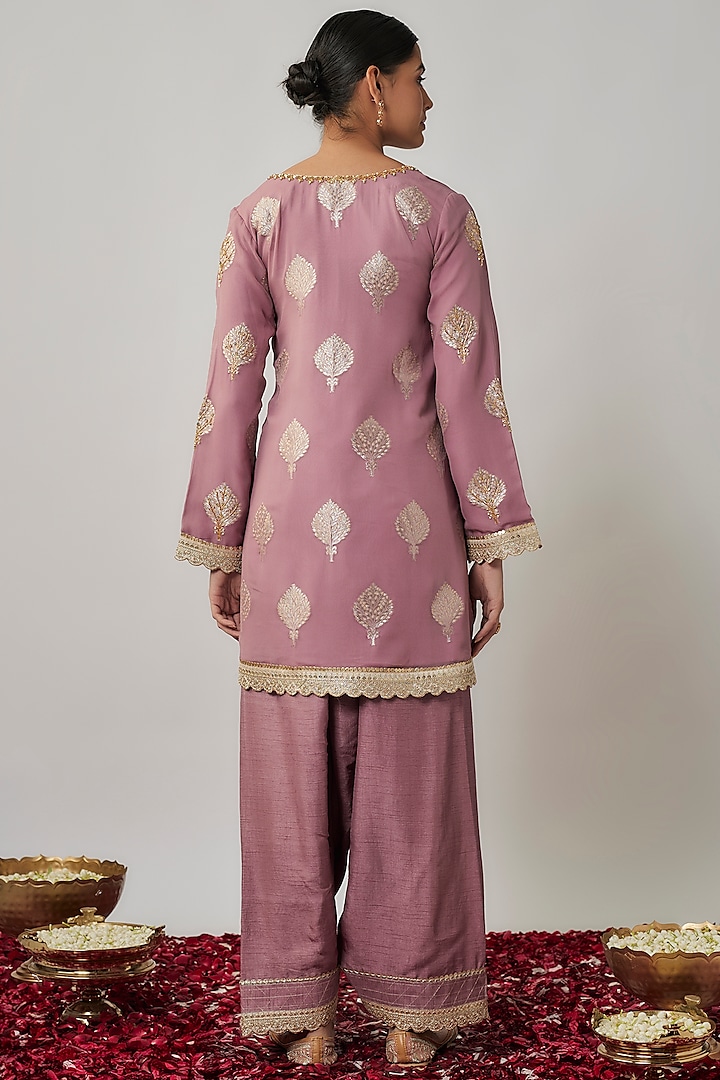 Mauve Viscose Georgette Zari & Sequins Embroidered Banarasi Kurta Set by Renee Label at Pernia's Pop Up Shop