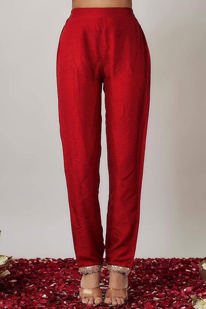 Red Viscose Georgette Zari & Cutdana Embellished Kurta Set by Renee Label at Pernia's Pop Up Shop